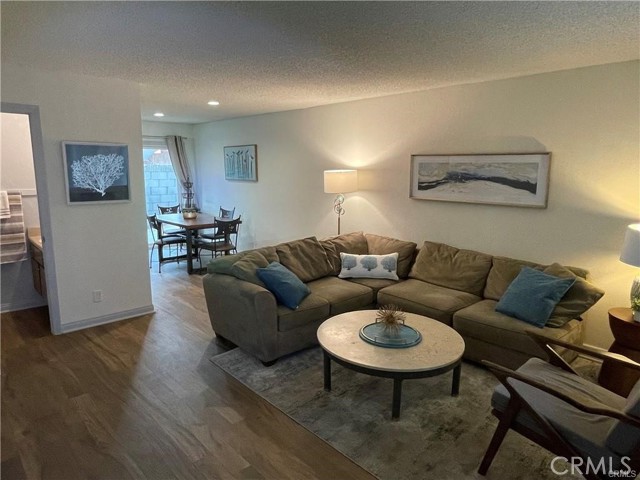 5822 Fullerton Avenue, Buena Park CA: https://media.crmls.org/medias/5fa76c00-dd33-4796-8269-851990f7d03c.jpg