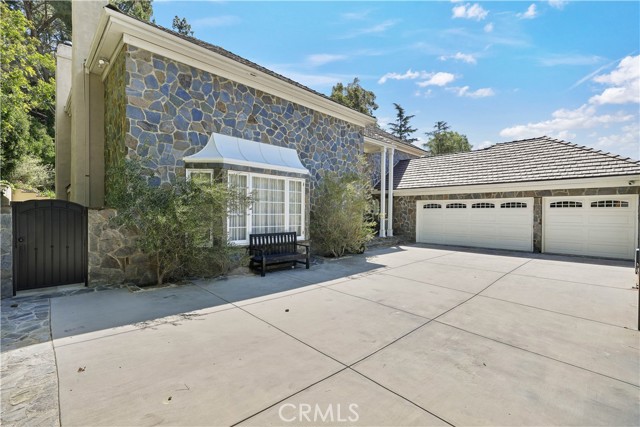 2900 Deep Canyon Drive, Beverly Hills, CA 90210 Listing Photo  3