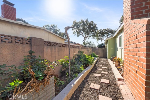 Detail Gallery Image 21 of 24 For 4249 W Ash Ave, Fullerton,  CA 92833 - 4 Beds | 2 Baths