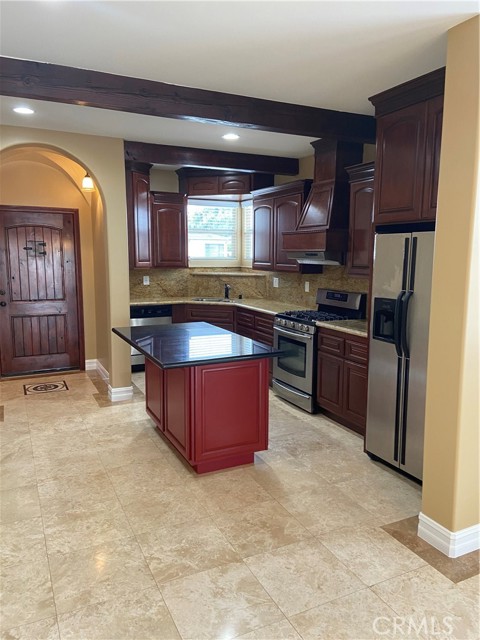 385 W 19th Street, San Pedro CA: https://media.crmls.org/medias/5fa8b240-0cb5-4825-836f-6171b51ee2b6.jpg