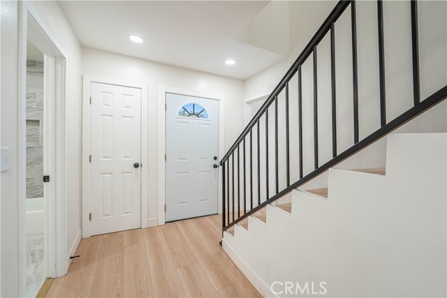 Detail Gallery Image 2 of 31 For 3510 Slayton St, Hawthorne,  CA 90250 - 5 Beds | 5 Baths