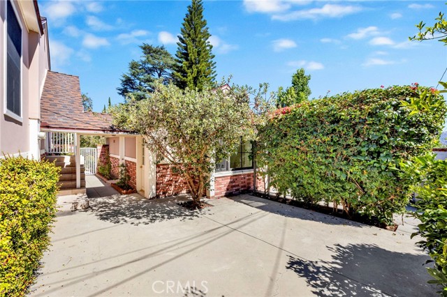 4547 Lasheart Drive, La Canada Flintridge CA: https://media.crmls.org/medias/5fa90bde-acad-40b7-9329-8b4f913d320b.jpg