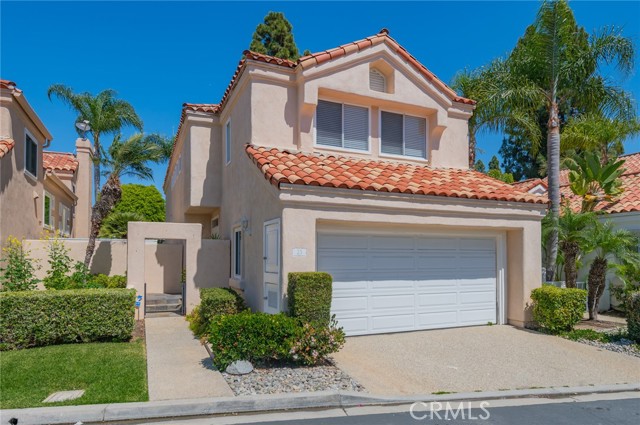 Detail Gallery Image 2 of 32 For 23 Cormorant Cir, Newport Beach,  CA 92660 - 3 Beds | 2/1 Baths