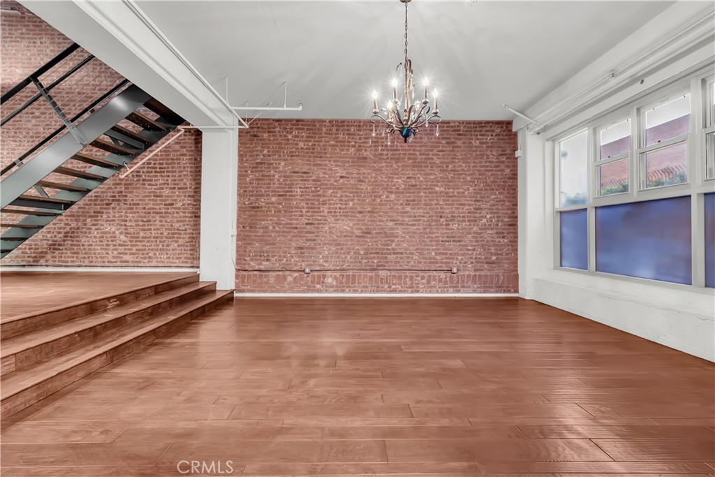 https://media.crmls.org/medias/5fab1025-a943-413d-8ce5-497d275a4df5.jpg?preset=X-Large