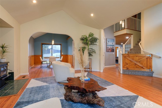 1022 Sir William Court, Chico CA: https://media.crmls.org/medias/5fab987a-8d79-4b76-a170-877f721796f8.jpg