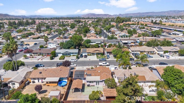 Detail Gallery Image 5 of 38 For 1198 Quartz Way, Hemet,  CA 92543 - 2 Beds | 2 Baths