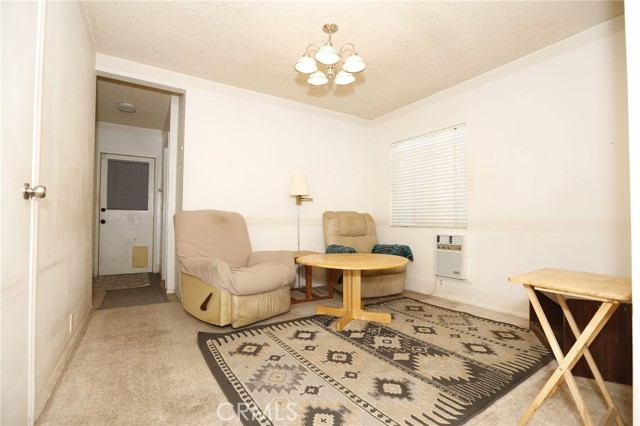 13006 Jefferson Avenue, Hawthorne CA: https://media.crmls.org/medias/5fabaef2-2946-469c-9a3e-360aa53160f4.jpg