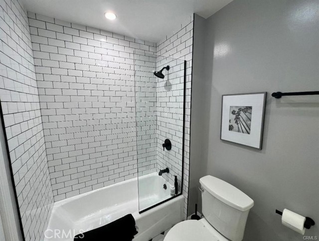 Detail Gallery Image 8 of 11 For 705 Westmount Dr #309,  West Hollywood,  CA 90069 - 1 Beds | 1 Baths
