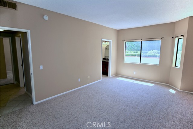 17914 Magnolia Boulevard, Encino CA: https://media.crmls.org/medias/5faca508-f3bf-4b32-bd93-18e6bcdeb7e8.jpg