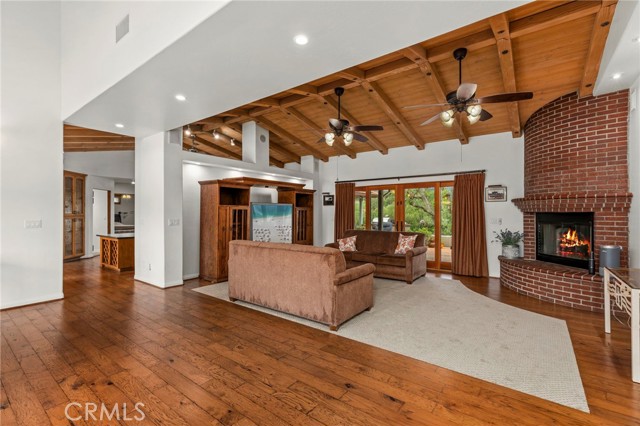 43991 John Warner Road, Temecula CA: https://media.crmls.org/medias/5faccd62-4238-4b2b-969f-0fbd45ae8bf3.jpg