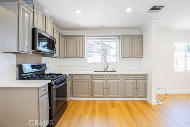 Detail Gallery Image 18 of 50 For 10531 Greenburn Ave, Sunland,  CA 91040 - 5 Beds | 4 Baths