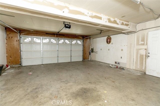 43932 Rembrandt Street, Lancaster CA: https://media.crmls.org/medias/5fae612f-6362-4bd5-8597-8e679dc34072.jpg