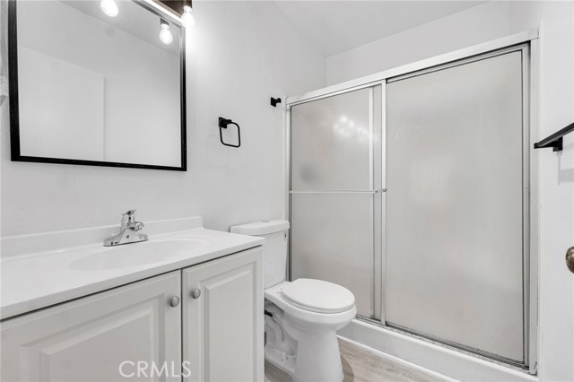 Detail Gallery Image 11 of 23 For 10636 Woodley Ave #8,  Granada Hills,  CA 91344 - 3 Beds | 2 Baths