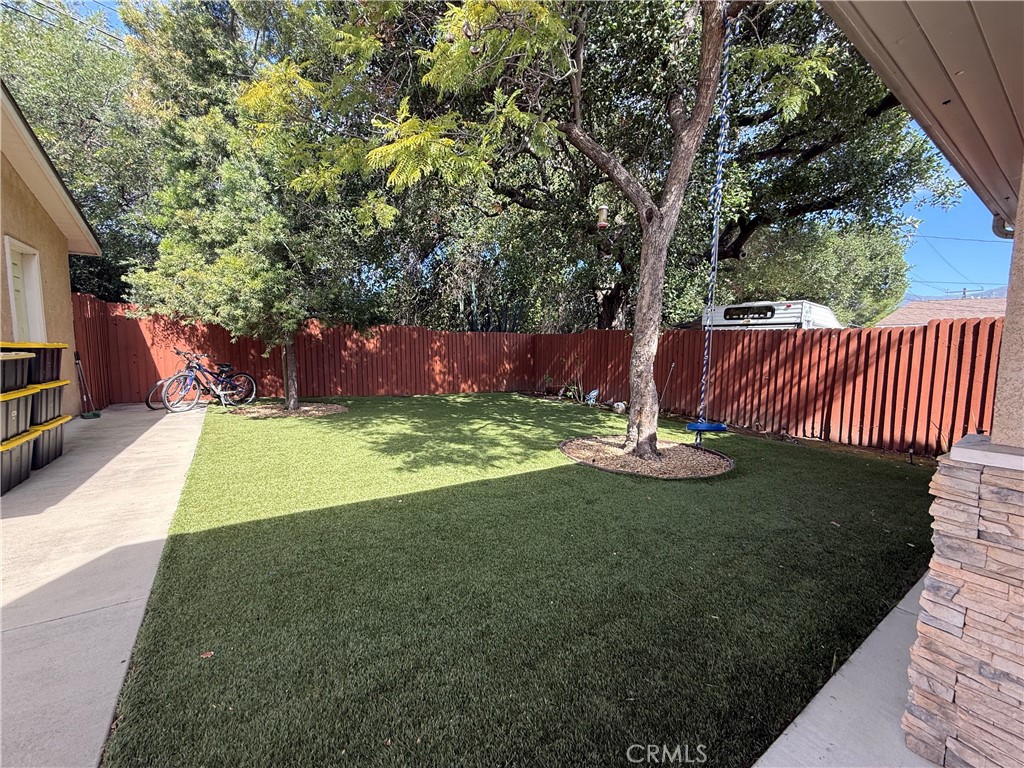 https://media.crmls.org/medias/5faf6b9e-6d88-4afc-a423-26c9de1877d2.jpg?preset=X-Large