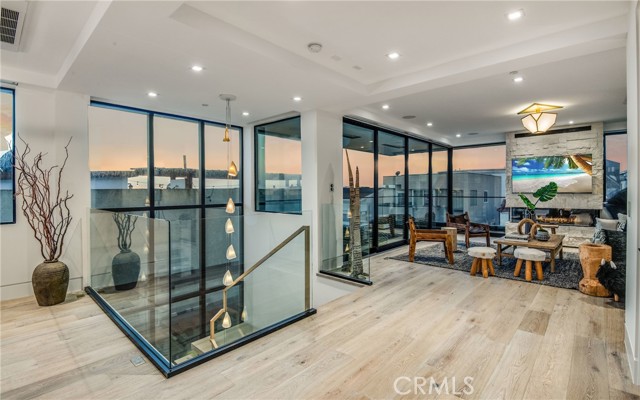 200 40th Street, Manhattan Beach, California 90266, 4 Bedrooms Bedrooms, ,4 BathroomsBathrooms,Residential,Sold,40th,SB22010624