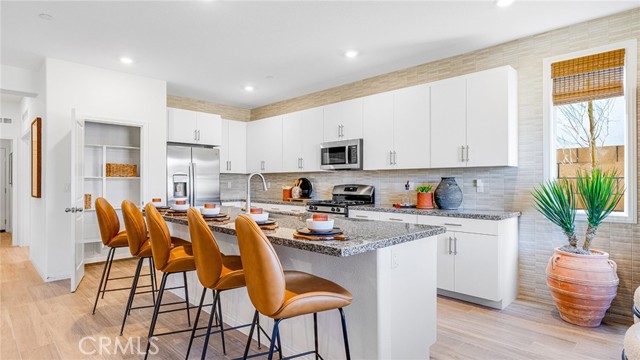 Detail Gallery Image 3 of 21 For 65139 Avenida De Nuves, Desert Hot Springs,  CA 92240 - 5 Beds | 3 Baths
