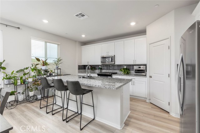 Detail Gallery Image 7 of 32 For 31859 Woodbank Way, Winchester,  CA 92596 - 5 Beds | 3 Baths