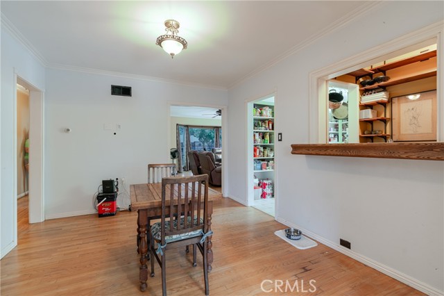 Detail Gallery Image 16 of 33 For 2707 Windsor Ave, Altadena,  CA 91001 - 2 Beds | 2 Baths