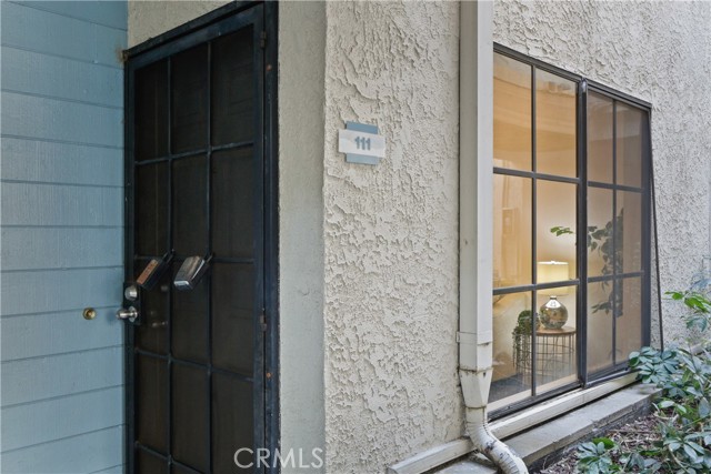 Detail Gallery Image 2 of 25 For 720 W 4th St #111,  Long Beach,  CA 90802 - 1 Beds | 1/1 Baths