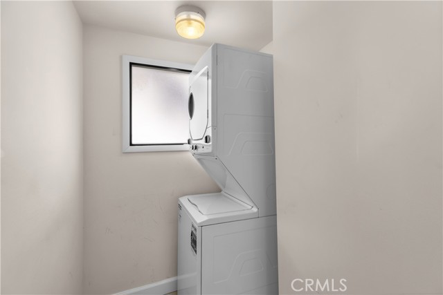 207 16th Street, Hermosa Beach CA: https://media.crmls.org/medias/5fb06d35-c7e6-42dd-8b24-d192ac3aa020.jpg