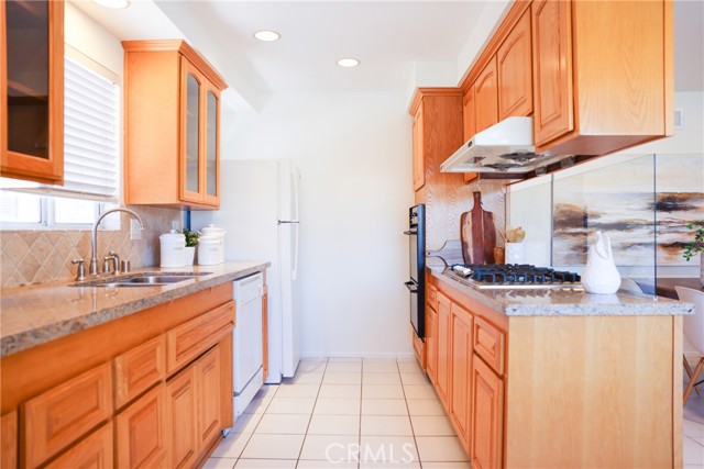 3844 W 181st Street, Torrance CA: https://media.crmls.org/medias/5fb0e9db-5abd-46ba-a064-bc981234a0aa.jpg