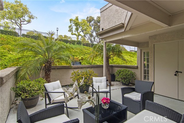 Detail Gallery Image 1 of 17 For 28191 Sorrento #111,  Laguna Niguel,  CA 92677 - 2 Beds | 1 Baths