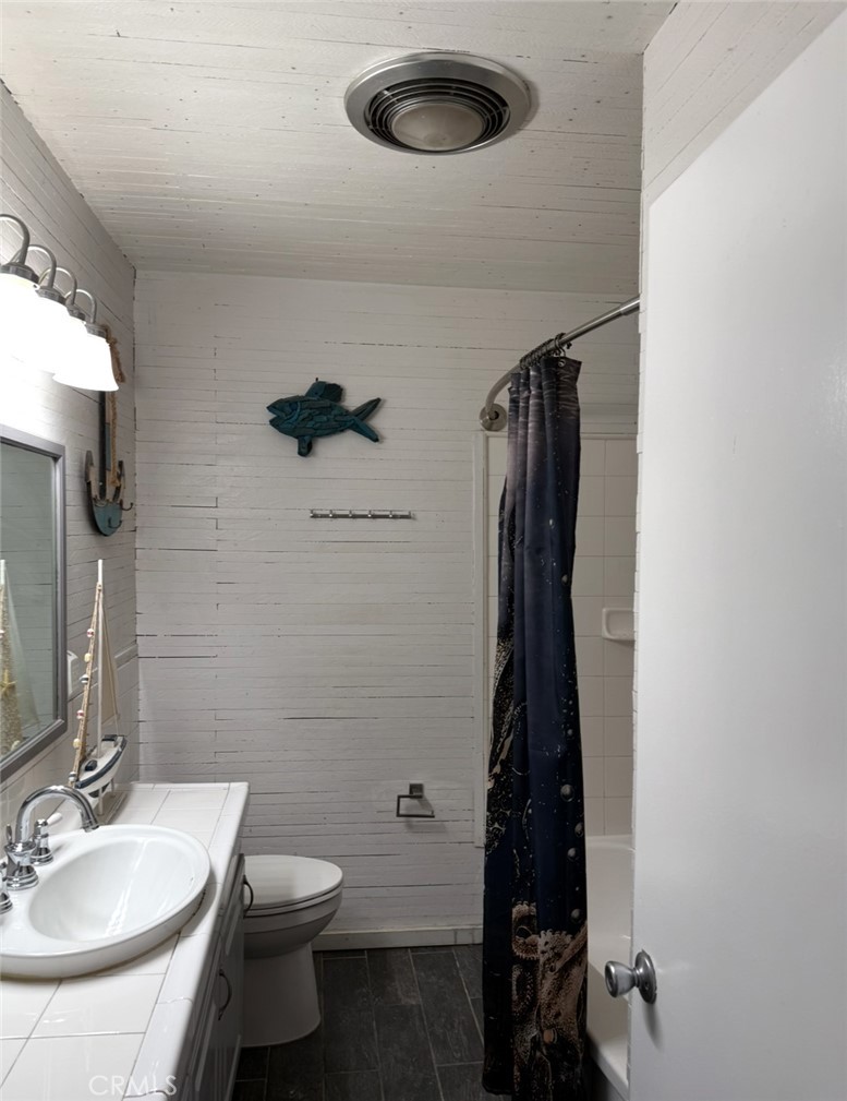 https://media.crmls.org/medias/5fb27b7a-d21f-4738-9451-a2ff7bbe1454.jpg?preset=X-Large