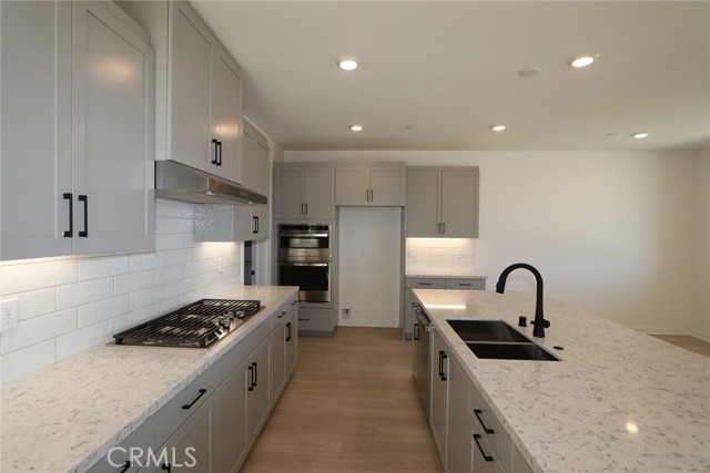 Detail Gallery Image 4 of 12 For 26969 Echo Mountain Way, Valencia,  CA 91381 - 4 Beds | 3/5 Baths