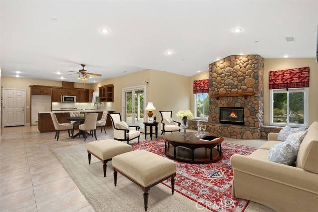 1103 Mcdonald Meadows, Fallbrook CA: https://media.crmls.org/medias/5fb53aa7-4212-4a8b-b98a-be9016c20a88.jpg