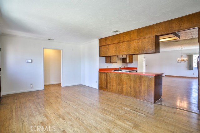 Detail Gallery Image 8 of 41 For 725 E Deodar St, Ontario,  CA 91764 - 3 Beds | 1/1 Baths