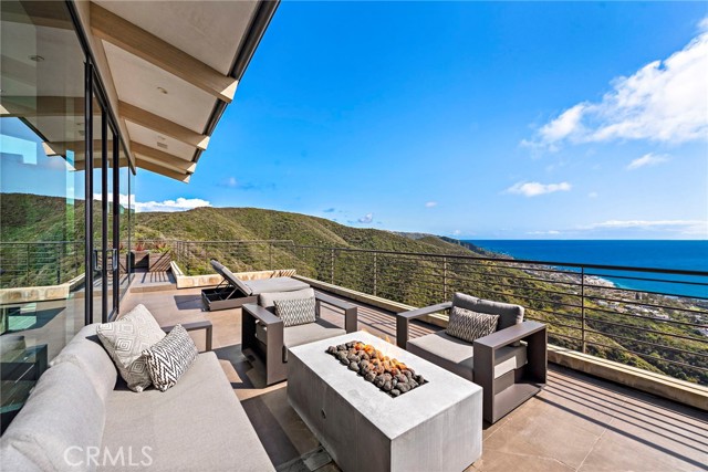 Detail Gallery Image 8 of 49 For 591 Balboa Ave, Laguna Beach,  CA 92651 - 4 Beds | 4/1 Baths