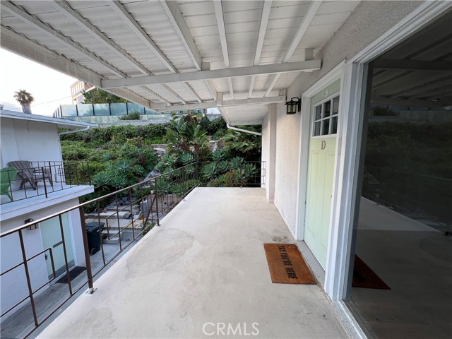 Detail Gallery Image 2 of 22 For 25091 La Cresta Dr #D,  Dana Point,  CA 92629 - 2 Beds | 1 Baths