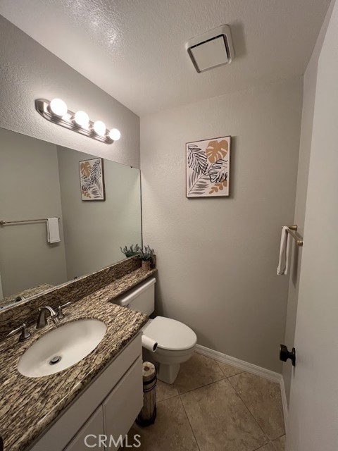 Detail Gallery Image 18 of 31 For 904 Whitewater Dr #6,  Fullerton,  CA 92833 - 2 Beds | 2/1 Baths