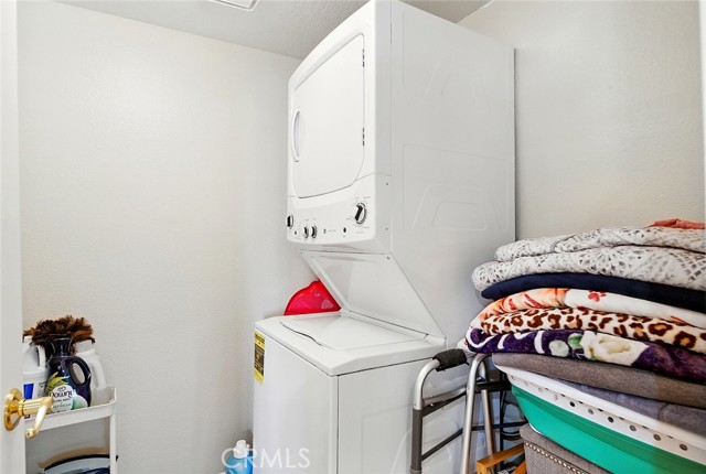 6322 Riviera Cir., Long Beach CA: https://media.crmls.org/medias/5fb6990d-c0b8-4ba2-ab09-66d114118e73.jpg