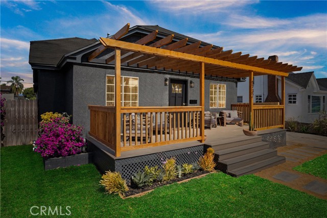 5732 Hillcrest Drive, Los Angeles CA: https://media.crmls.org/medias/5fb6e6bf-5fd7-4fea-9e7c-65e459e270c9.jpg