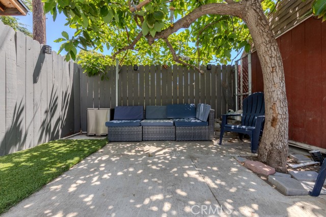 4712 Townsend Avenue, Los Angeles CA: https://media.crmls.org/medias/5fb722d8-3c73-4cb7-828b-fc6925fc3cae.jpg