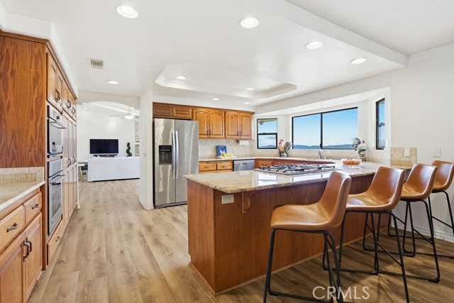 Detail Gallery Image 13 of 55 For 28572 Meadow Mesa Ln, Escondido,  CA 92026 - 4 Beds | 5/1 Baths