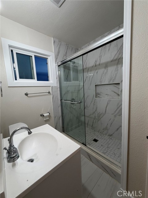 Detail Gallery Image 11 of 16 For 4721 W Oakfield Ave #1,  Santa Ana,  CA 92703 - 4 Beds | 2 Baths
