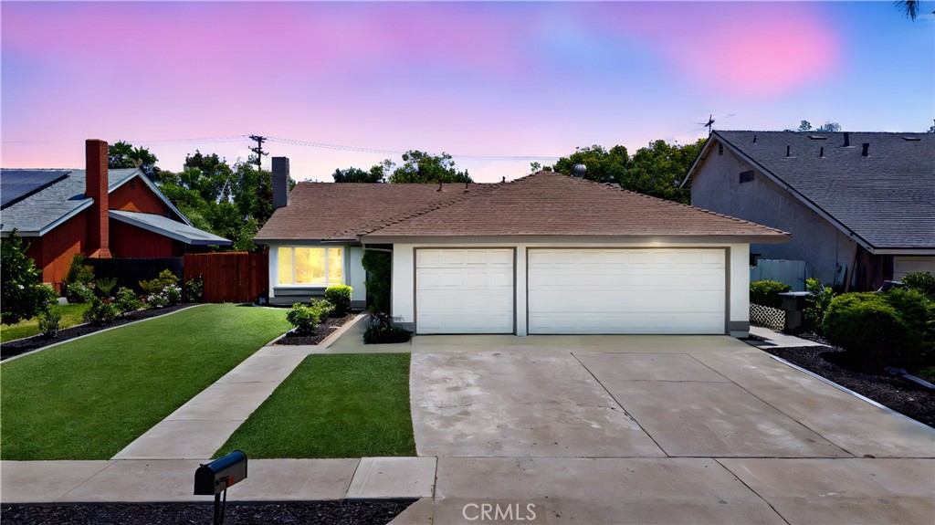 9185 Jadeite Avenue