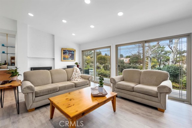 Spacious living room