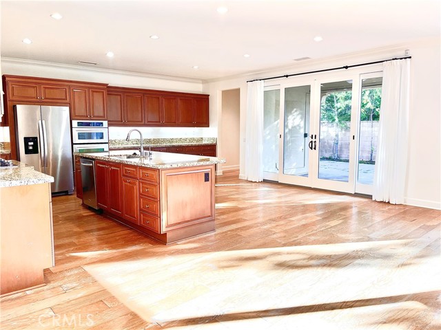 Detail Gallery Image 2 of 6 For 40 Tall Cedars, Irvine,  CA 92620 - 3 Beds | 2/1 Baths