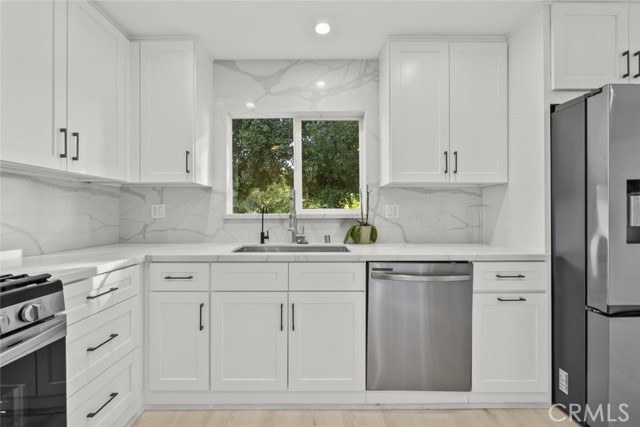 4718 La Crescenta Avenue, La Crescenta CA: https://media.crmls.org/medias/5fb9d4ed-4029-4e4f-be0b-49de56bd0a47.jpg