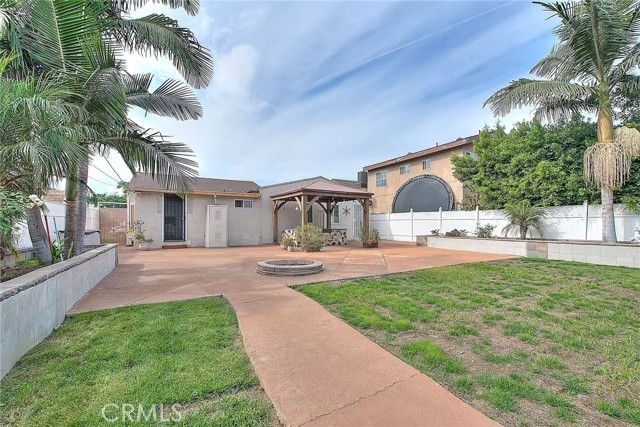 6442 Raymond Avenue, Long Beach CA: https://media.crmls.org/medias/5fb9fafc-af27-4b15-b8ed-20b6f3b094d0.jpg