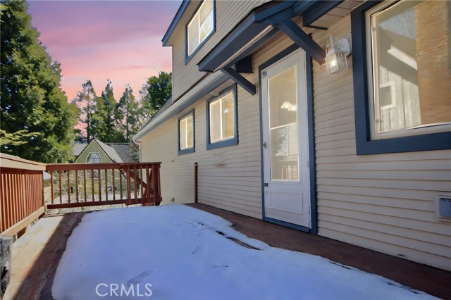 Detail Gallery Image 3 of 15 For 28762 Cedar Dr, Lake Arrowhead,  CA 92352 - 2 Beds | 1/1 Baths