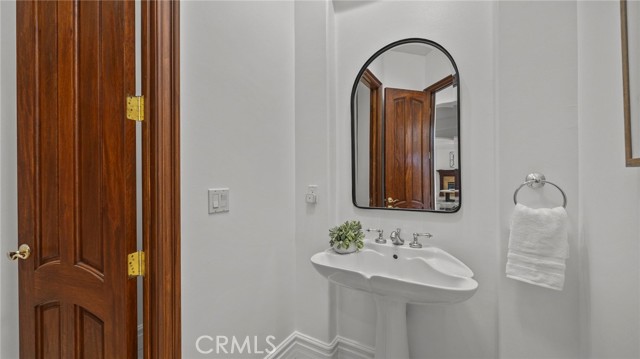 18041 Merlin Road, Silverado CA: https://media.crmls.org/medias/5fba1463-c93c-4308-b95c-ff33cf666bdd.jpg