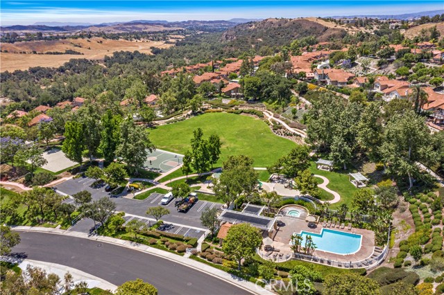 30 Calle Estero, Rancho Santa Margarita CA: https://media.crmls.org/medias/5fbab49e-706f-4d29-beed-4a03313c5dad.jpg