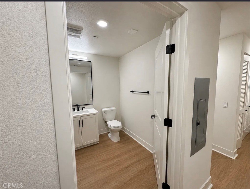 https://media.crmls.org/medias/5fbad931-bd5e-4412-b3c7-9d24b246c53f.jpg?preset=X-Large