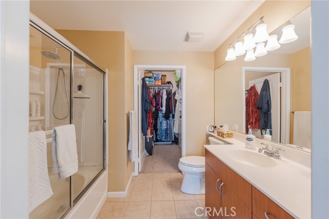 1801 E Katella Avenue, Anaheim CA: https://media.crmls.org/medias/5fbaefc1-3510-41f6-a6f0-cf00ee72a69d.jpg