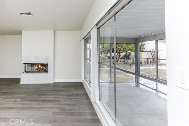 Detail Gallery Image 4 of 19 For 8006 Louise Ave, Northridge,  CA 91325 - 3 Beds | 2 Baths
