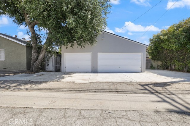 251 E Center Street, Covina CA: https://media.crmls.org/medias/5fbb8882-964c-4ef2-924a-c691a293b51f.jpg